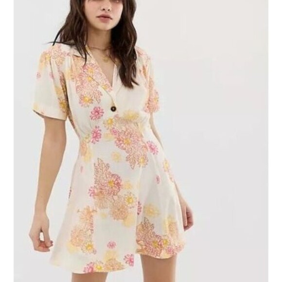 Free People Hawaii Mini Dress Cream Floral Print Short Sleeve Collared Size XS - Picture 1 of 9